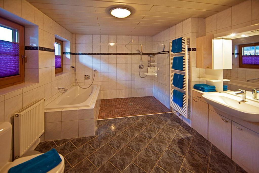 Landhotel Rauchenwalderhof Mayrhofen Oda fotoğraf